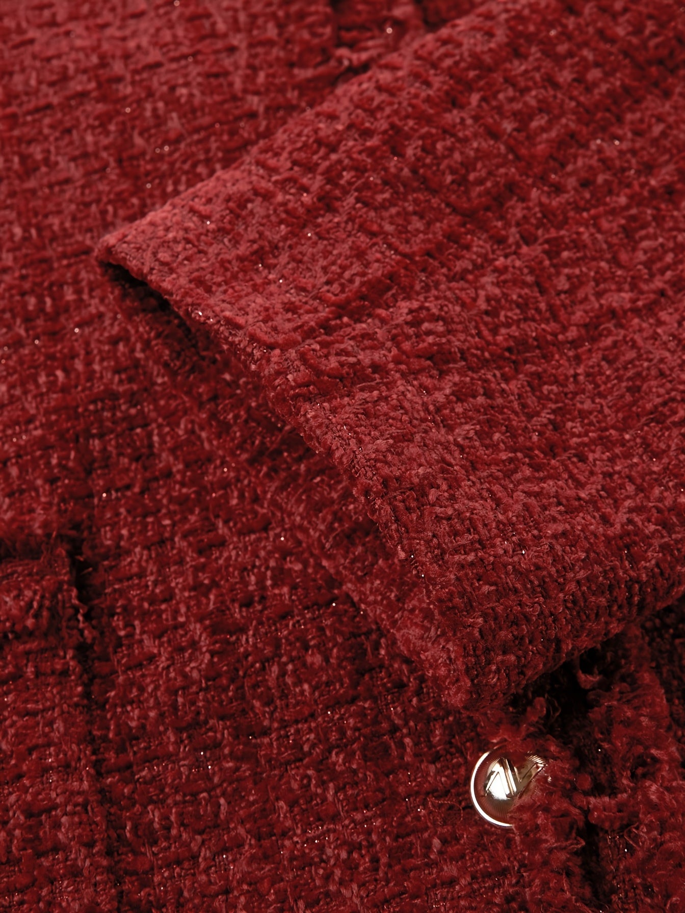 A New Winter Short Coat Featuring a Classic Round Neck, Luxurious Texture, And Elegant Tweed Style for Women