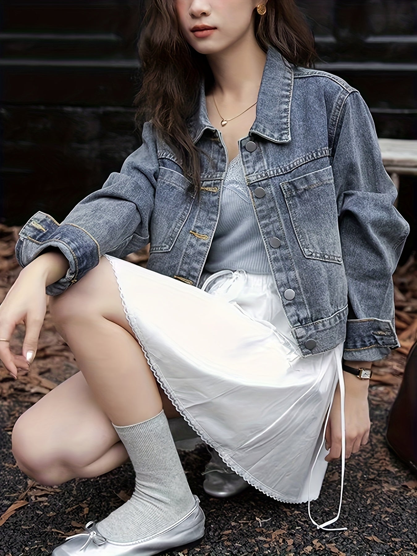Women's Vintage Washed Denim Jacket, Lightweight Non-Stretch Machine Washable Short Casual Denim Jacket with Pockets And Buttons Design, Spring And Fall Casual Outwear - Fashionable And Trendy Denim Jacket for All Occasions