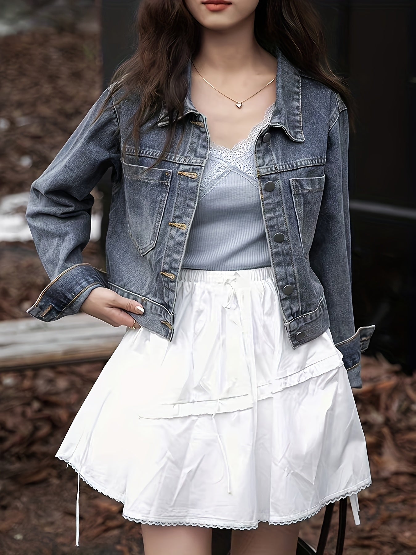 Women's Vintage Washed Denim Jacket, Lightweight Non-Stretch Machine Washable Short Casual Denim Jacket with Pockets And Buttons Design, Spring And Fall Casual Outwear - Fashionable And Trendy Denim Jacket for All Occasions