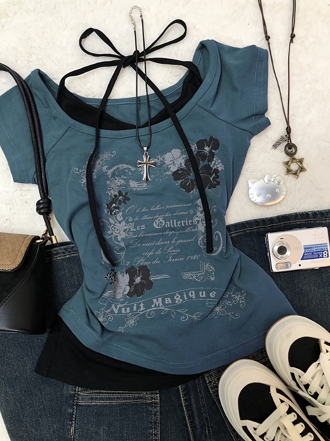 Y2K Spicy Off-Shoulder Top: Eye-catching off-shoulder design with Y2K elements and chic necklace detail. The print pairs perfectly with denim for a retro streetwear look, ideal for creating a trendy style