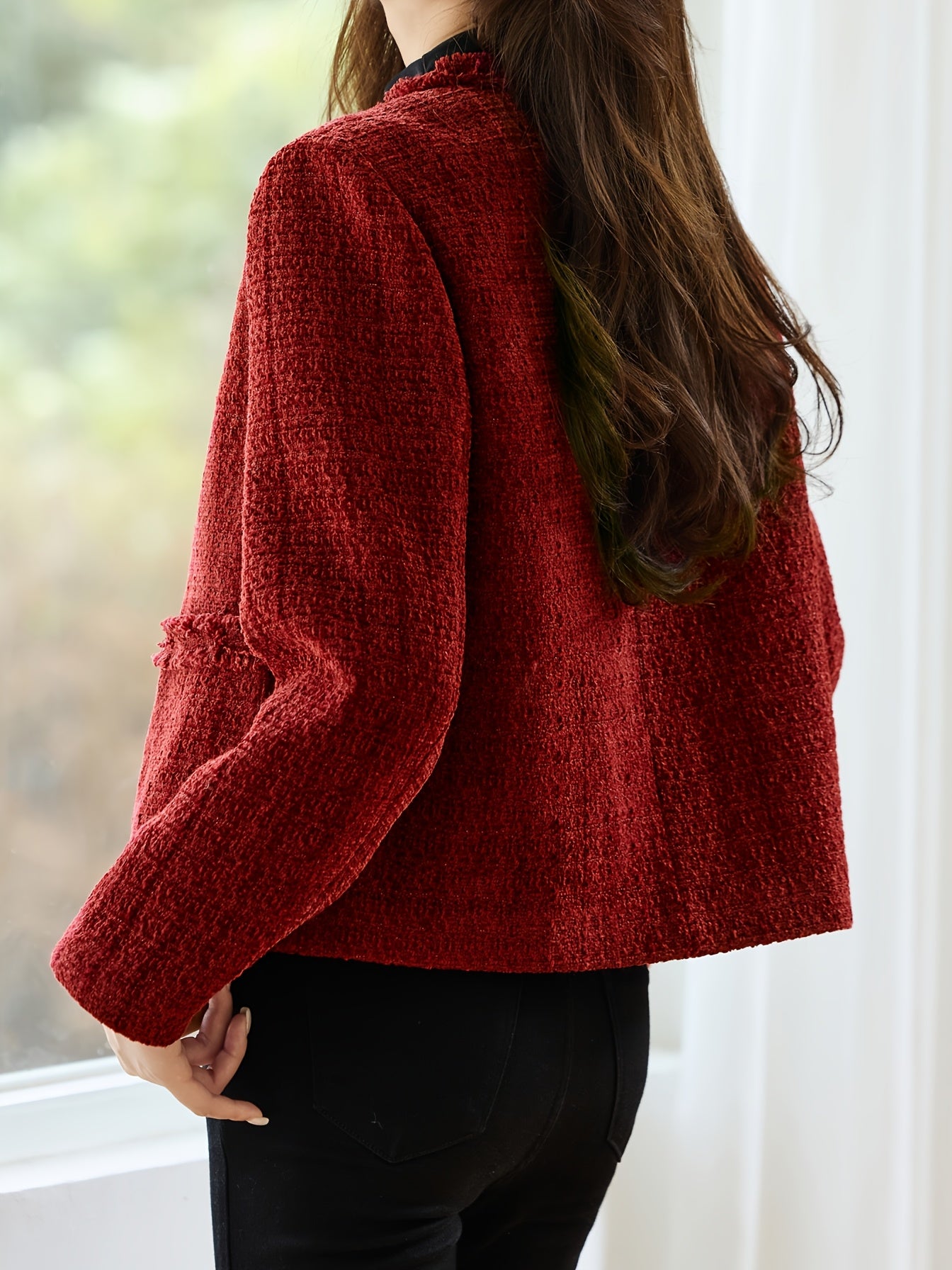 A New Winter Short Coat Featuring a Classic Round Neck, Luxurious Texture, And Elegant Tweed Style for Women