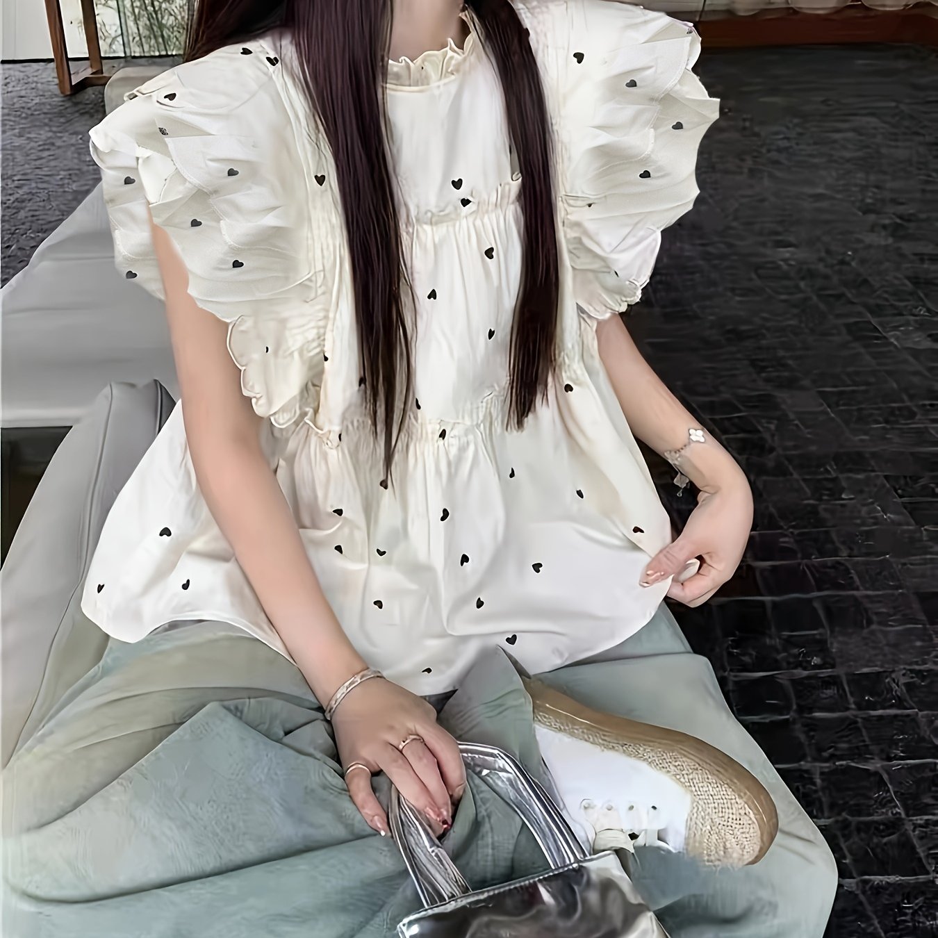 White Polka Dot Top with Layered Design, Youthful and Beautiful, Cute Sleeve Flare, Fashionable and Versatile Women's T-shirt
