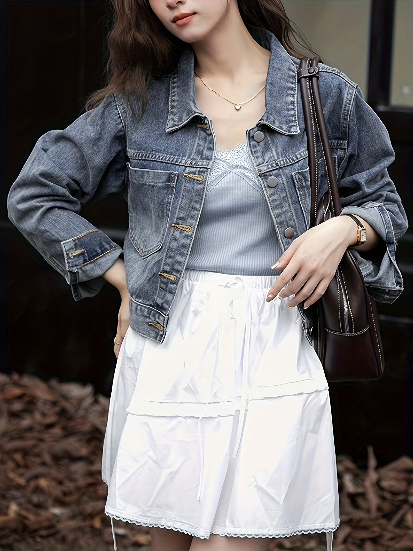 Women's Vintage Washed Denim Jacket, Lightweight Non-Stretch Machine Washable Short Casual Denim Jacket with Pockets And Buttons Design, Spring And Fall Casual Outwear - Fashionable And Trendy Denim Jacket for All Occasions